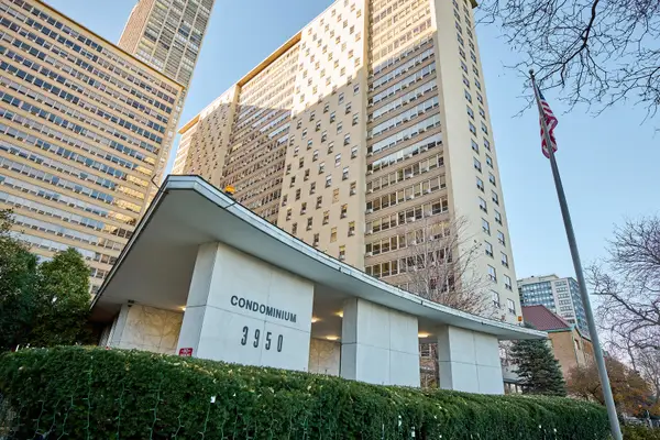 3950 N Lake Shore Drive #904, Chicago, IL 60613
