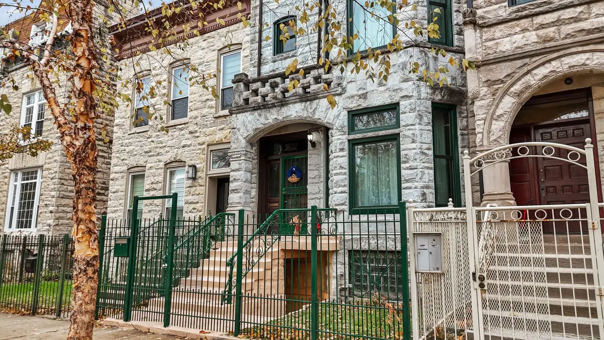 3602 S Prairie Avenue, Chicago, IL 60653 - Image #1