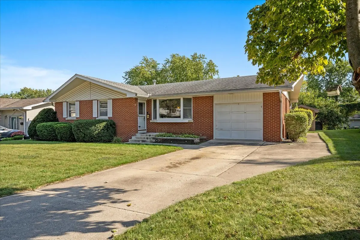 328 W State Street, North Aurora, IL 60542 - Image #1