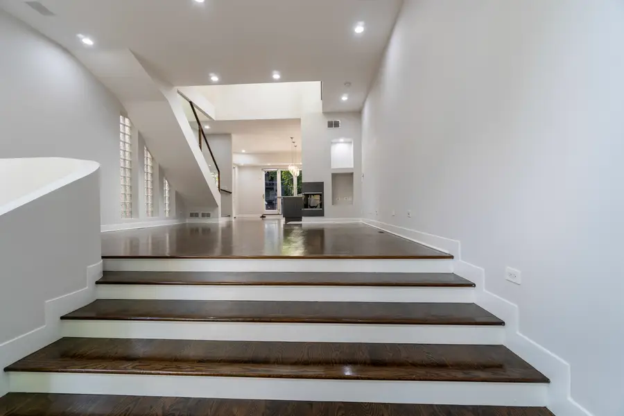 908 N Winchester Avenue, Chicago, IL 60622 - Image #3