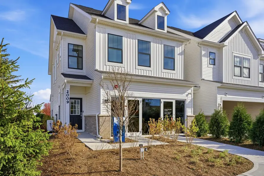 2025 Kensington Lane #03002, Hoffman Estates, IL 60169 - Image #2