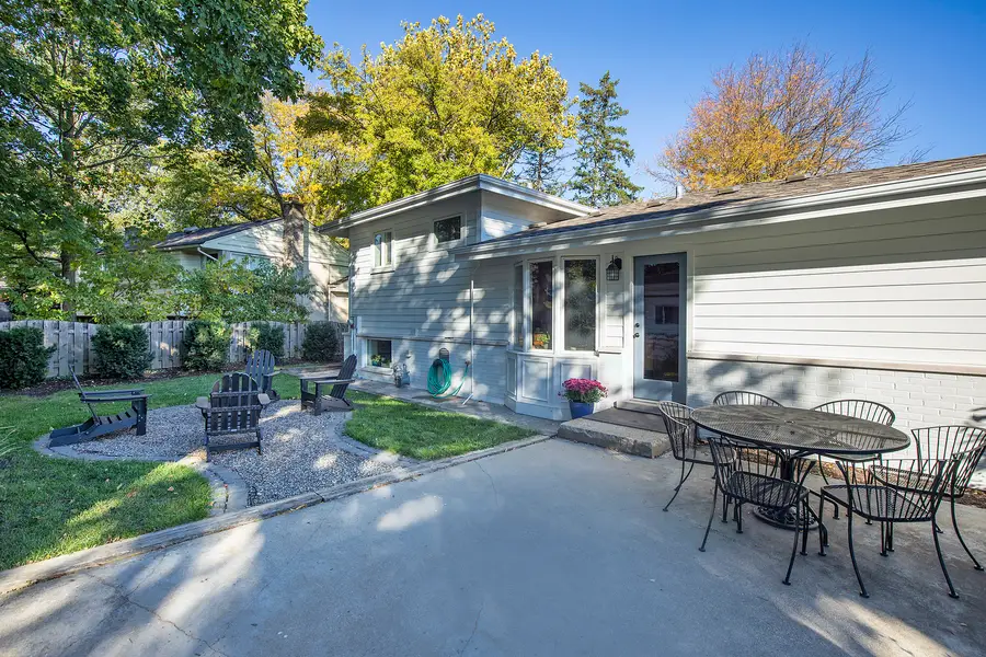 1320 Pinehurst Drive, Glenview, IL 60025 - Image #2