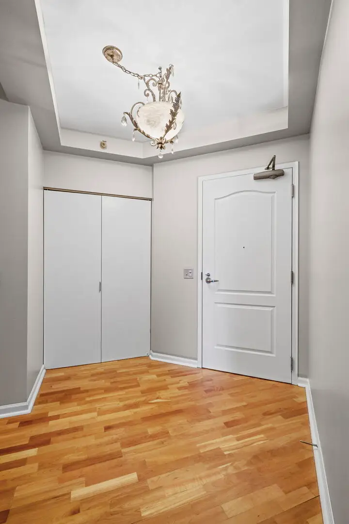 635 N Dearborn Street #1705, Chicago, IL 60654 - Image #3