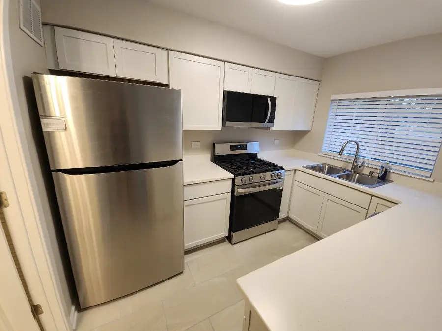 7 Marion Lane, Streamwood, IL 60107 - Image #2