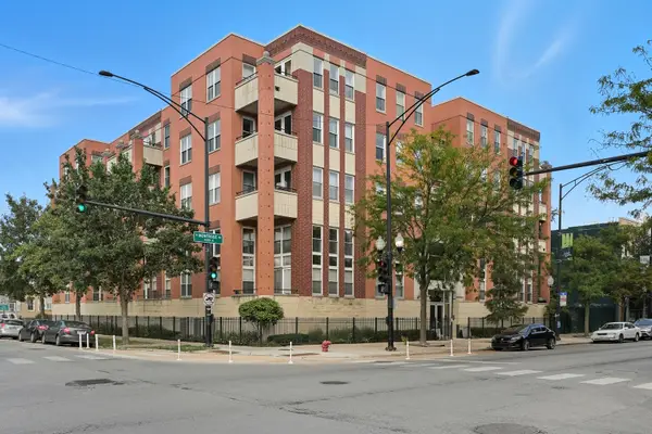 3550 W Montrose Avenue #107, Chicago, IL 60618