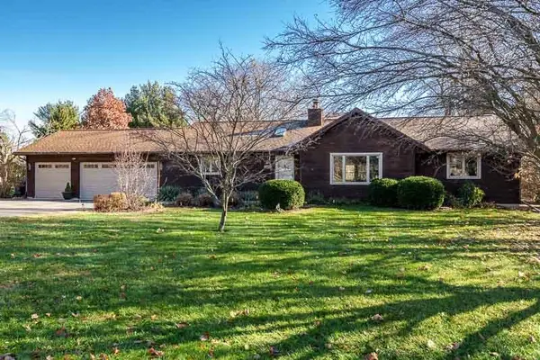 10077 Jesters Row, Roscoe, IL 61073