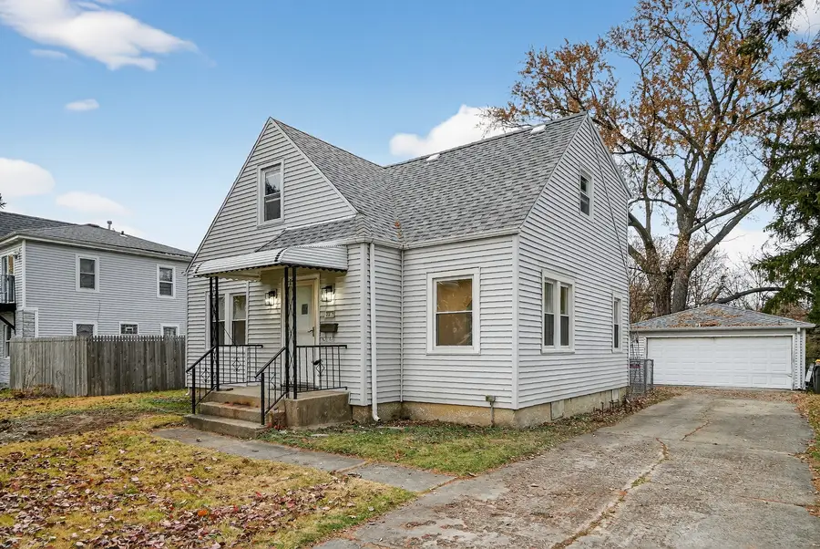 2049 N Hawthorne Avenue, Melrose Park, IL 60164 - Image #2