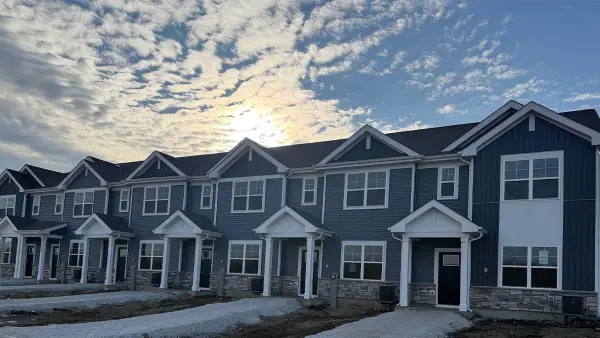 2276 Barbera Drive, Oswego, IL 60543