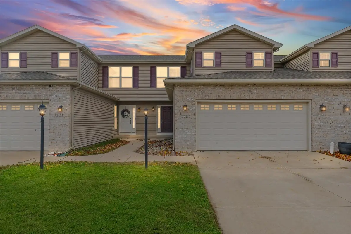 2521 Pembrook Point, Champaign, IL 61821 - Image #1