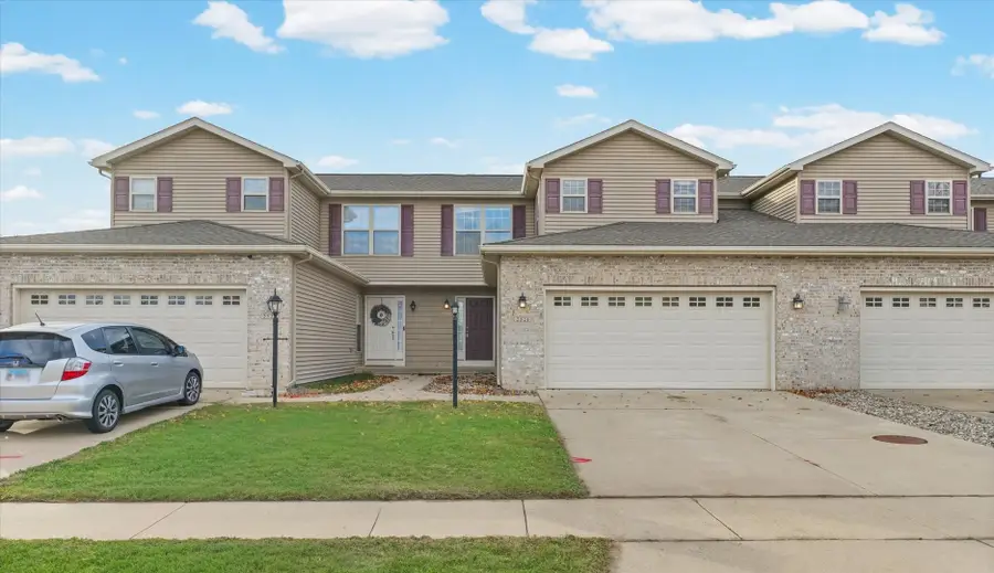 2521 Pembrook Point, Champaign, IL 61821 - Image #2