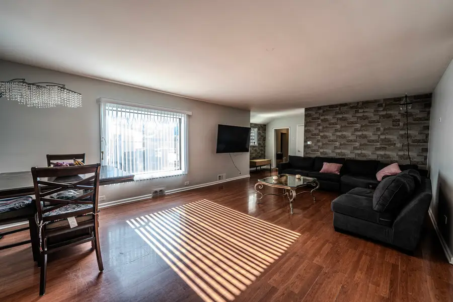 9810 Menard Avenue, Oak Lawn, IL 60453 - Image #3