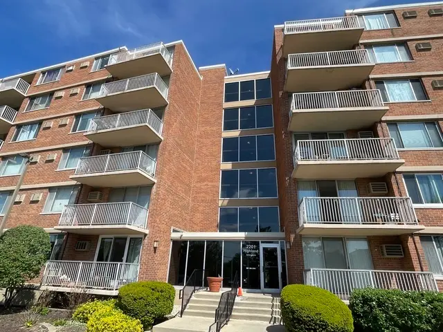 2201 S Highland Avenue #3G, Lombard, IL 60148 - Image #1