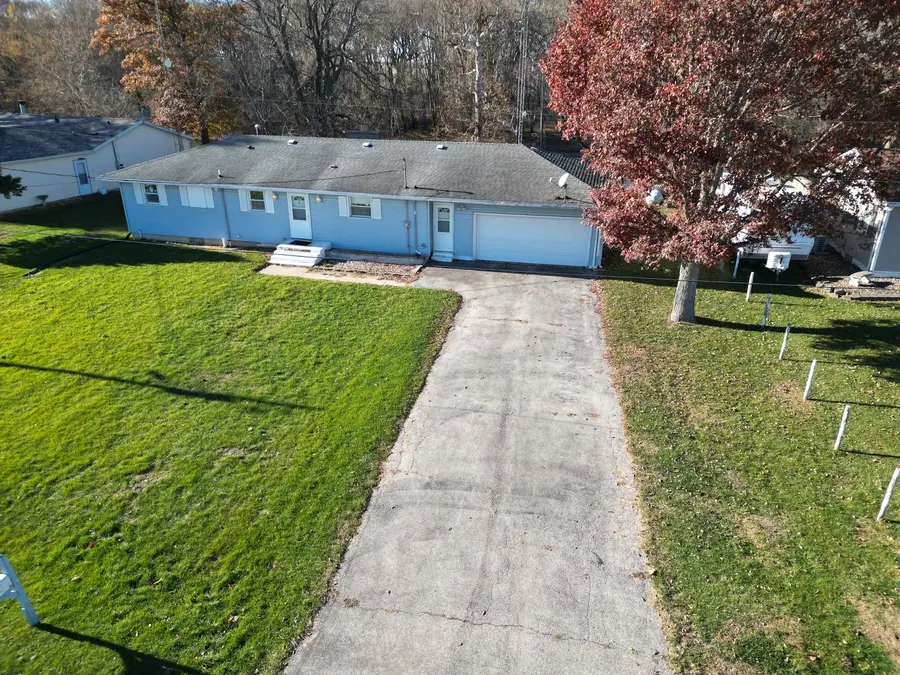 133 S Oak Acre Drive, Martinton, IL 60951 - Image #2