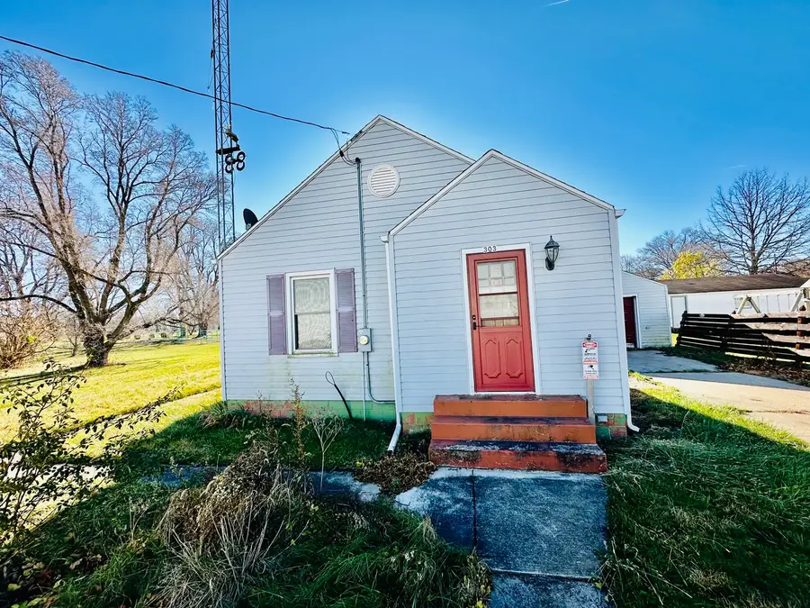 303 E 1st Street, Cedar Point, IL 61316 - Image #2