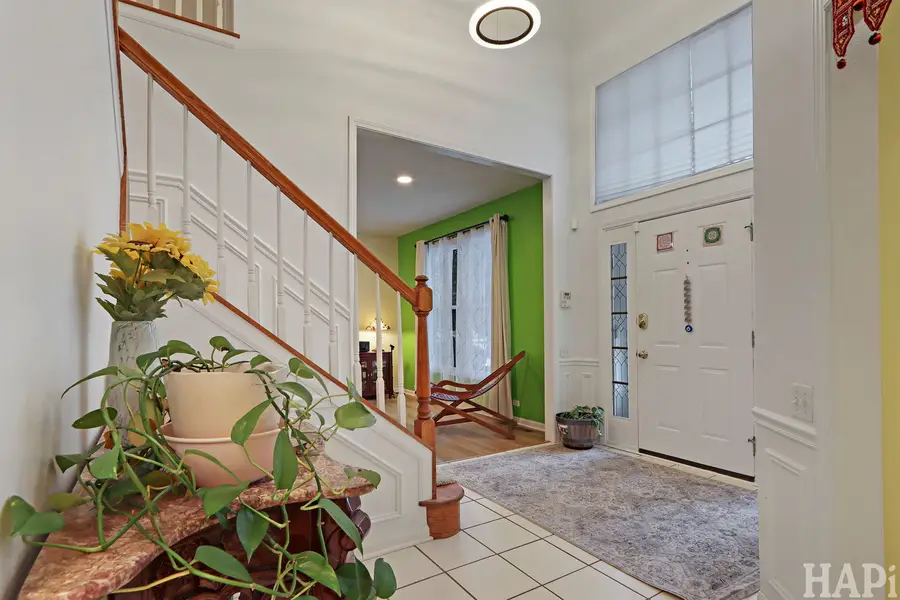 1121 Williamsburg Circle, Grayslake, IL 60030 - Image #2