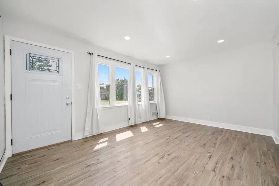 8744 Central Avenue, Oak Lawn, IL 60453 - Image #3