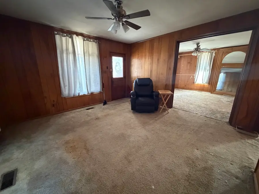 306 S Howard Street, Newman, IL 61942 - #3