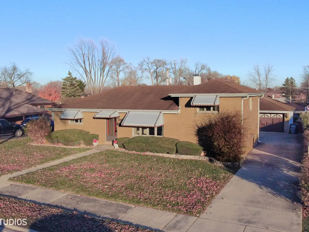 701 N Craig Place, Addison, IL 60101 - Image #1