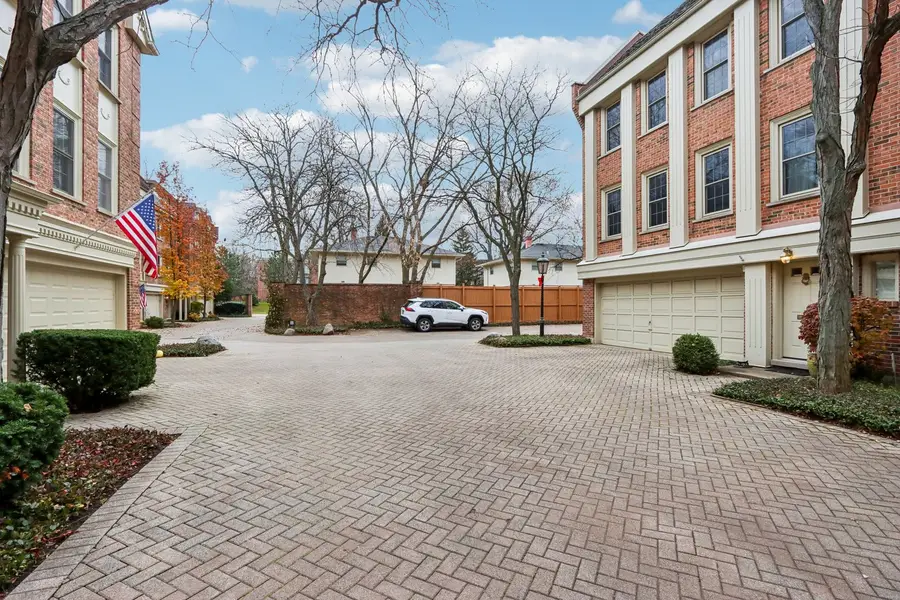 19 Landmark #19, Northfield, IL 60093 - Image #3