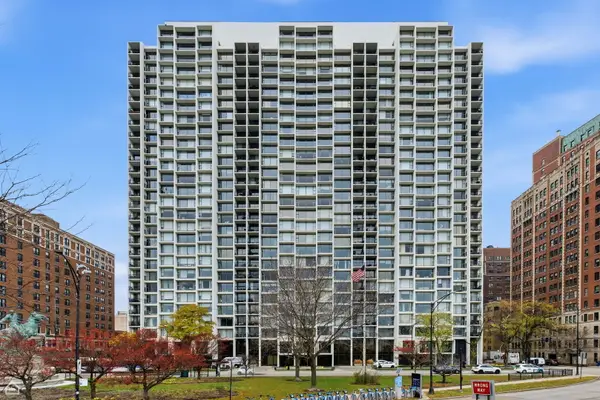 3200 N Lake Shore Drive #604, Chicago, IL 60657