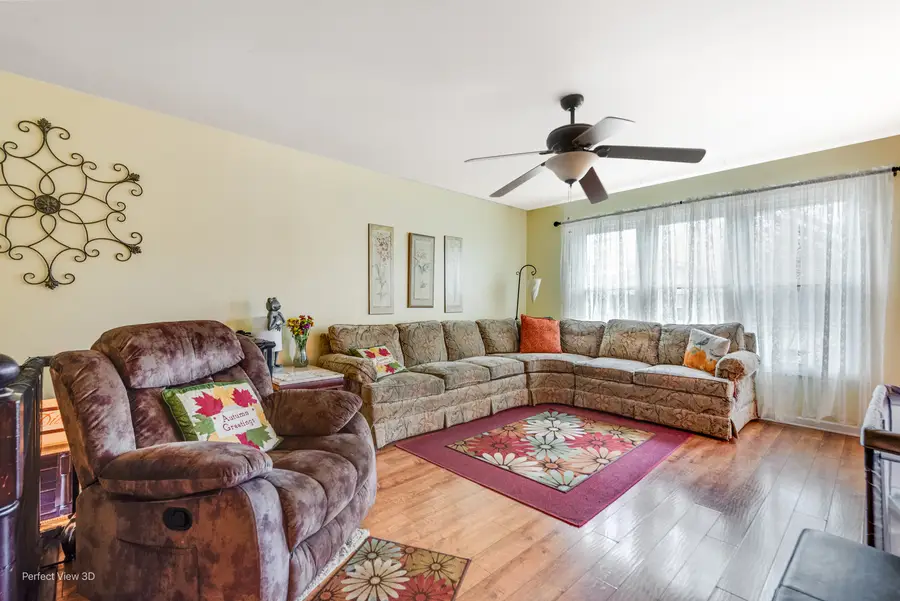 565 Emerson Circle, Bolingbrook, IL 60440 - Image #3