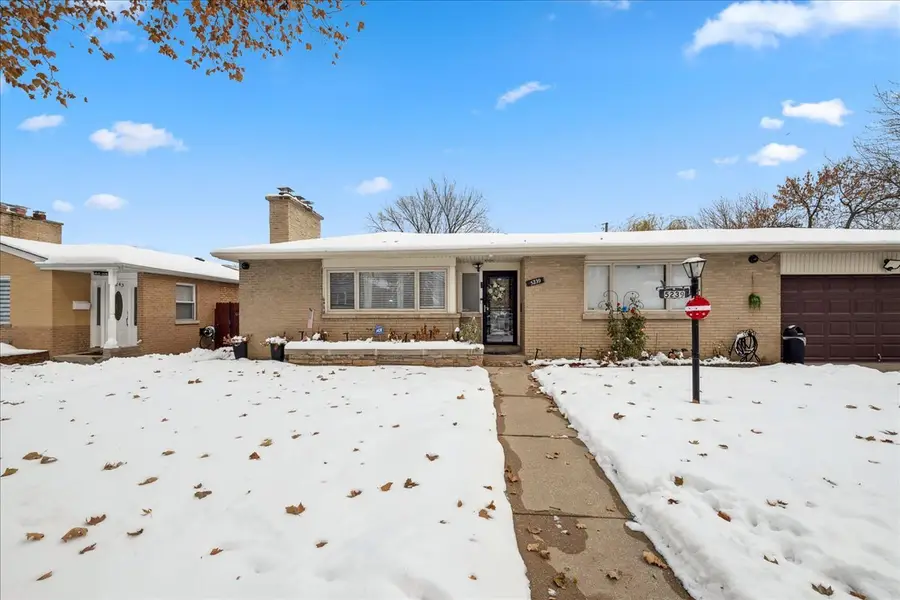 5239 N Virginia Avenue, Chicago, IL 60625 - Image #3