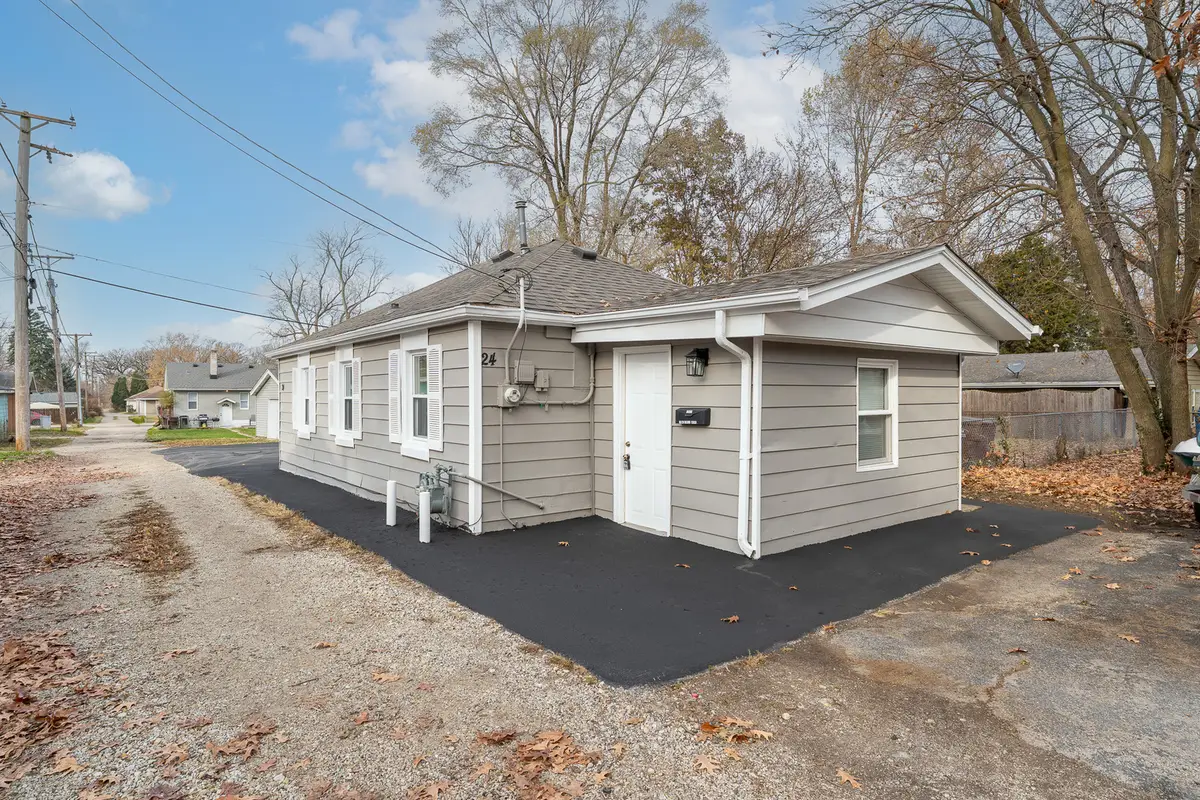 24 NE Circle Drive, Joliet, IL 60433 - Image #1