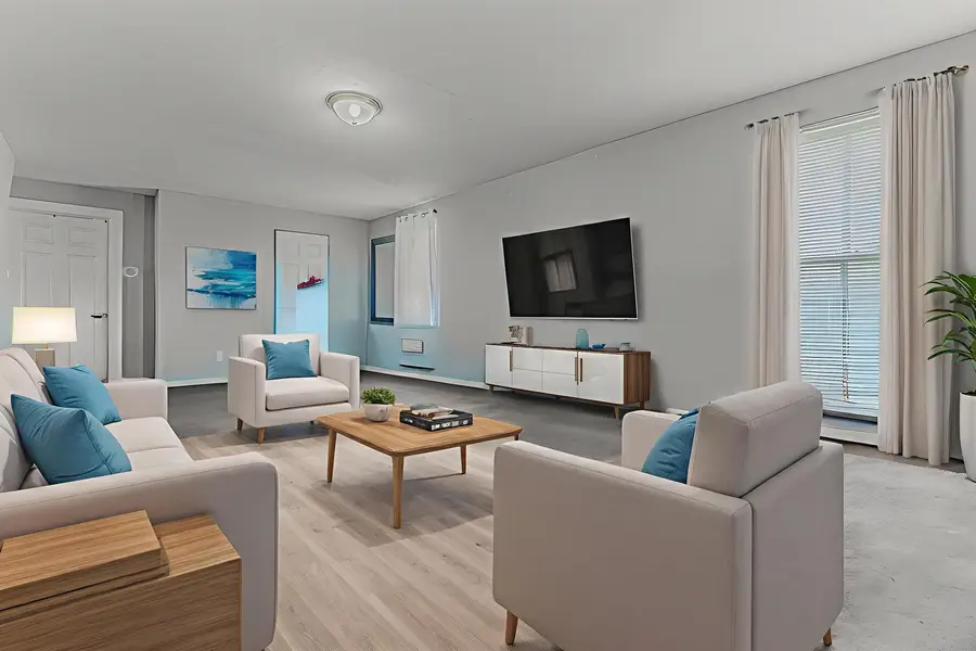 552 Walnut Avenue, Elgin, IL 60123 - Image #3