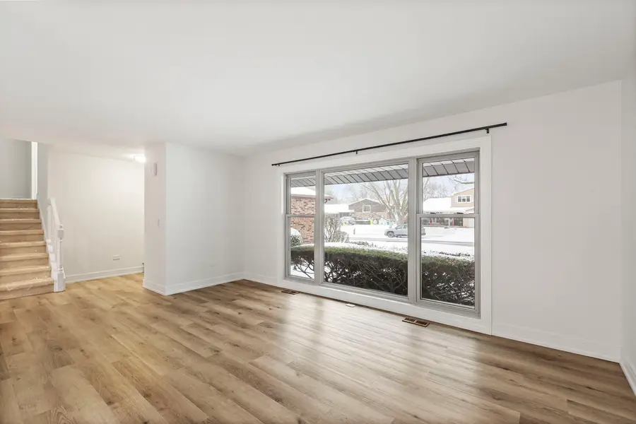 2643 N Prindle Avenue, Arlington Heights, IL 60004 - Image #2