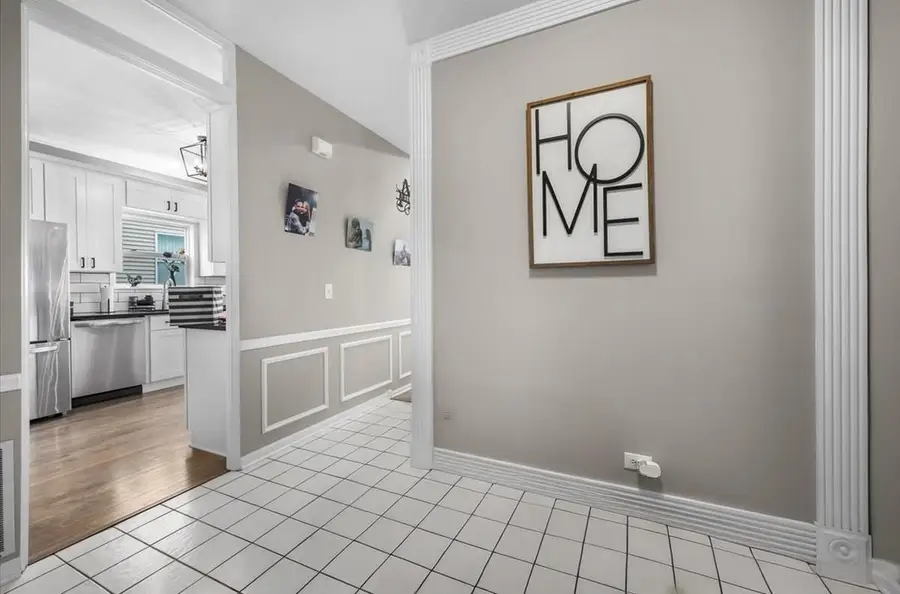 Address Withheld By Seller, Lake In The Hills, IL 60156 - Image #3