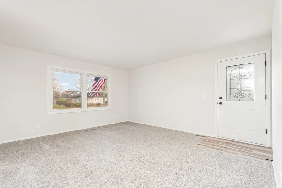 95 W Stevenson Drive, Glendale Heights, IL 60139 - Image #2