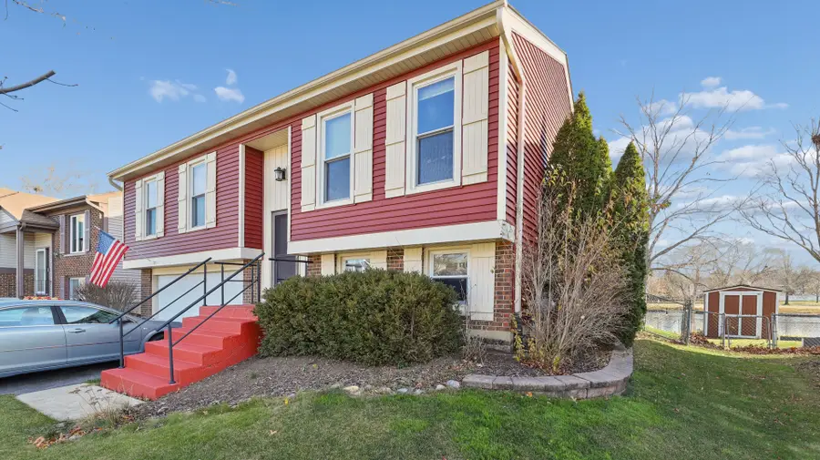 595 Stafford Drive, Roselle, IL 60172 - Image #2