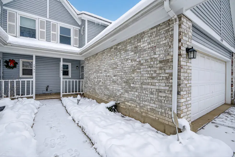 1391 Sherwood Court, Gurnee, IL 60031 - Image #2