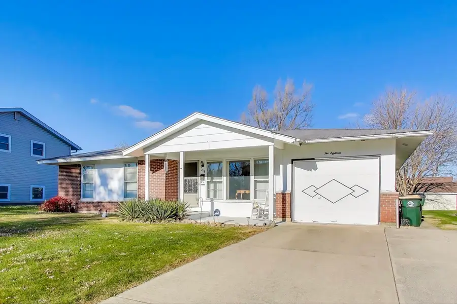 218 Greenbriar Street, Elk Grove Village, IL 60007 - Image #2