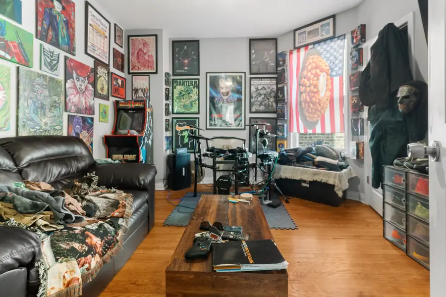 5039 W Cullom Avenue, Chicago, IL 60641 - Image #3