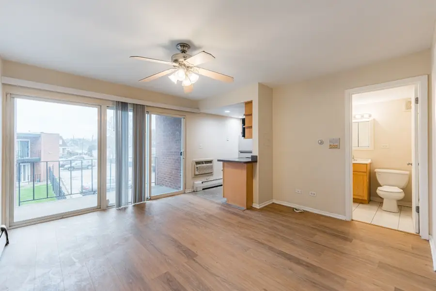 6151 W Thorndale Avenue #2B, Chicago, IL 60646 - Image #3