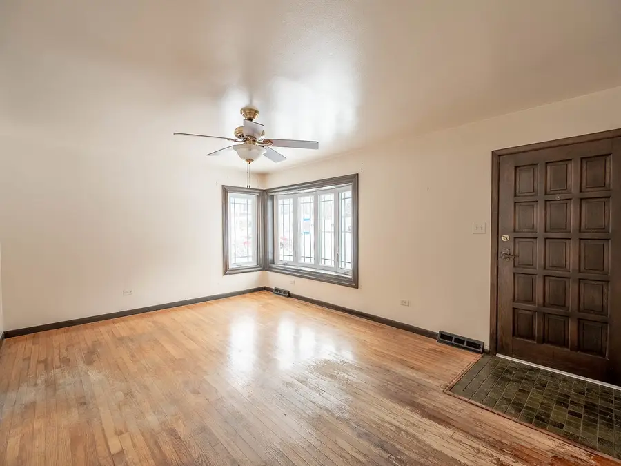 6420 W 85th Place, Burbank, IL 60459 - Image #2