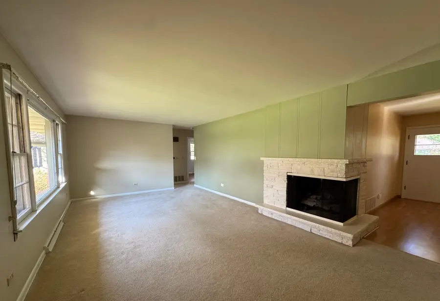 Address Withheld By Seller, East Dundee, IL 60118 - Image #2