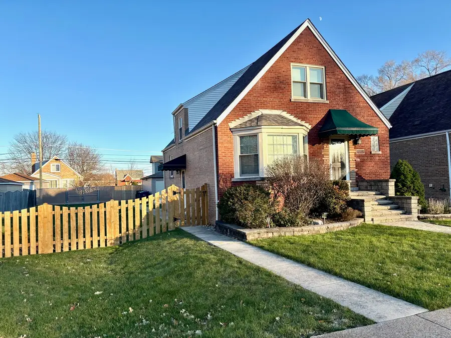 10223 S Spaulding Avenue, Evergreen Park, IL 60805 - Image #2