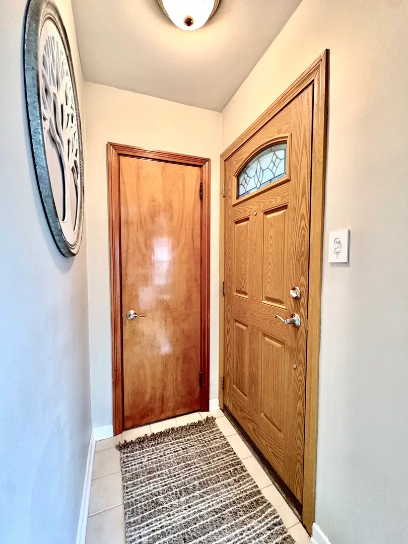 10223 S Spaulding Avenue, Evergreen Park, IL 60805 - Image #3