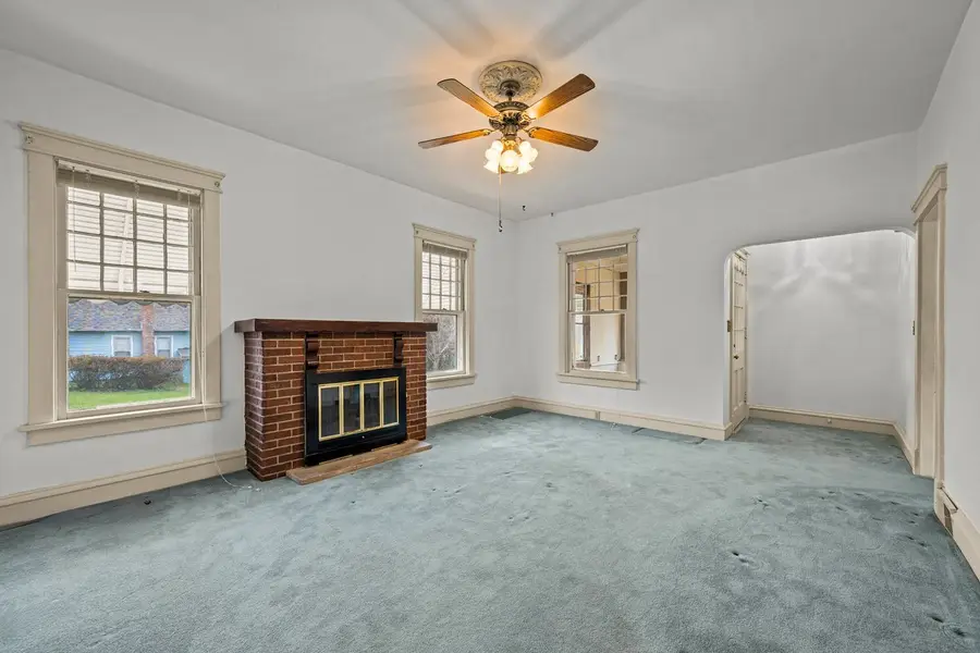 142 Cottage Avenue, Carpentersville, IL 60110 - #3