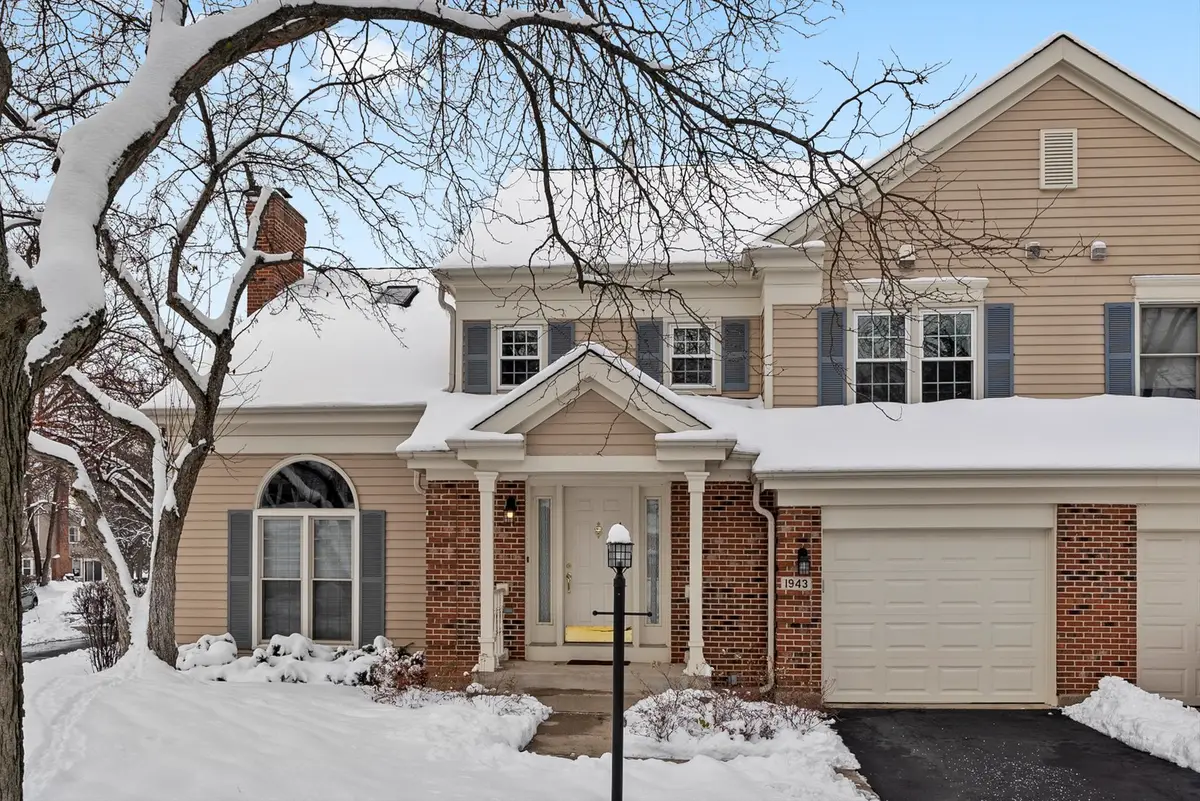 1943 N Charter Point Drive #D, Arlington Heights, IL 60004 - Image #1