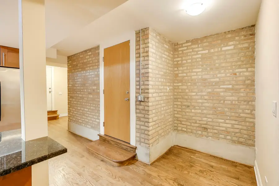 1549 W Sherwin Avenue #106, Chicago, IL 60626 - Image #2