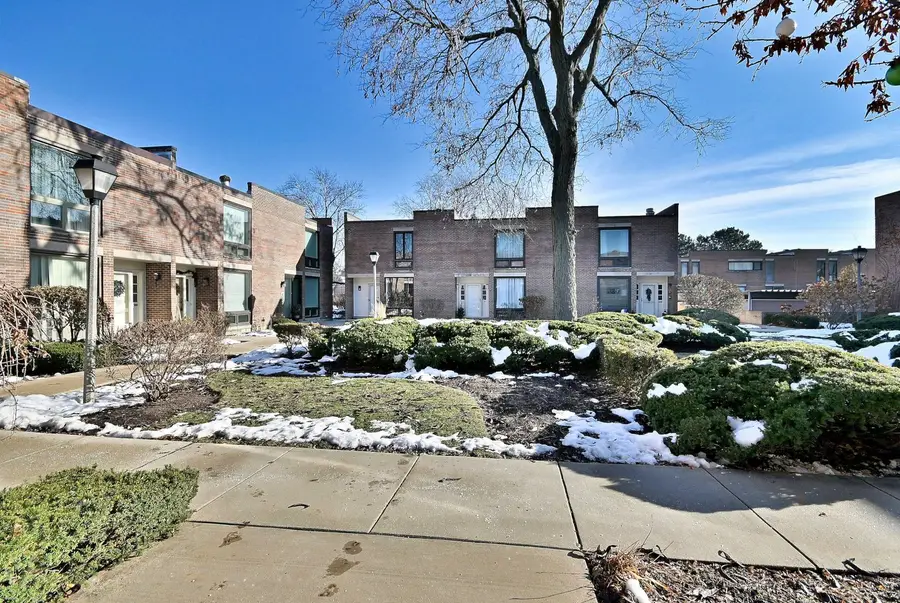7 Birch Tree Court, Elmhurst, IL 60126 - Image #3