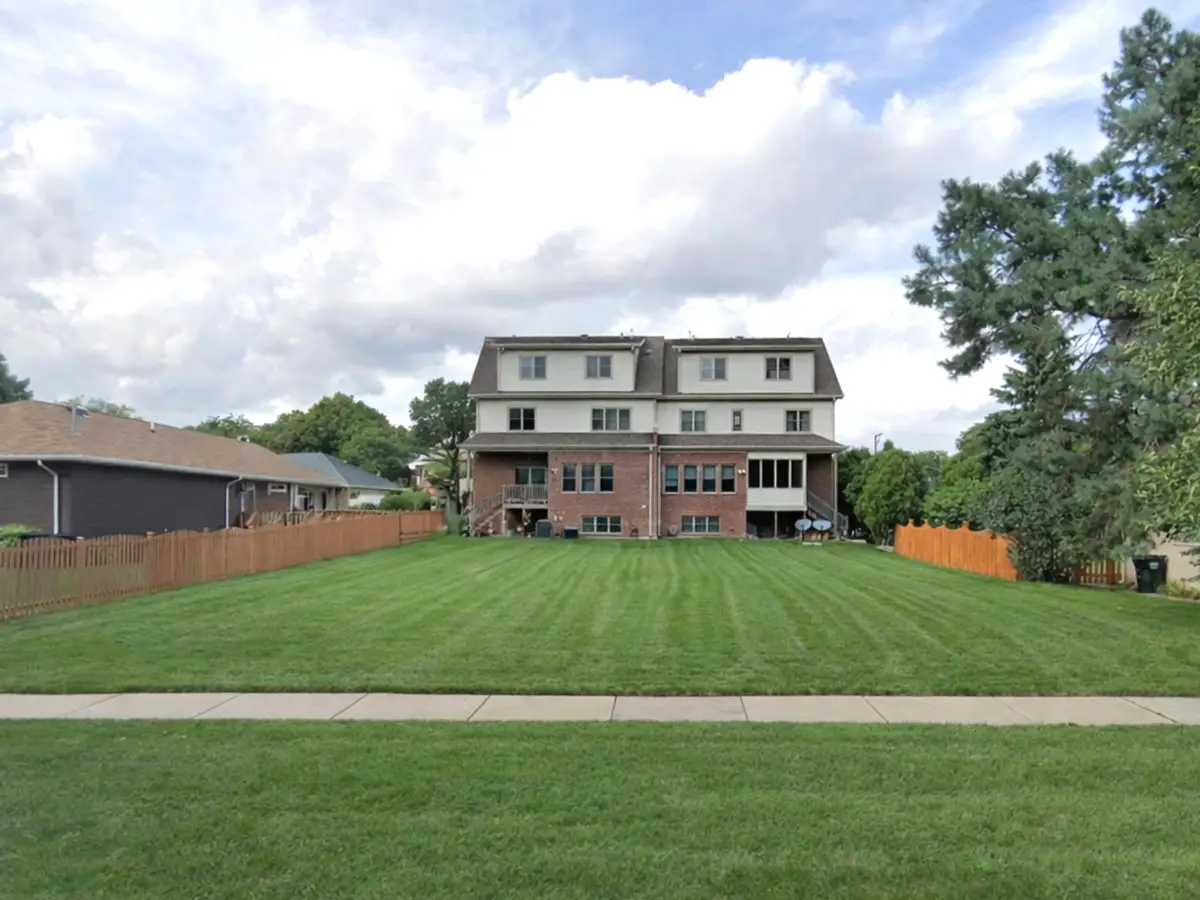 5526 Main Street, Morton Grove, IL 60053 - #1