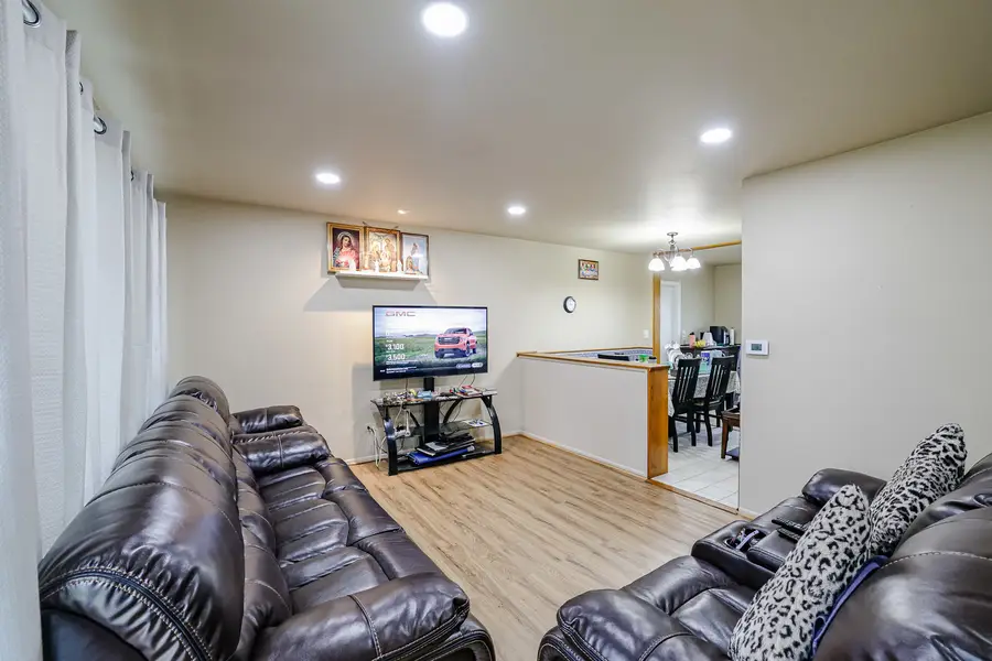 479 Munroe Circle, Des Plaines, IL 60016 - Image #3