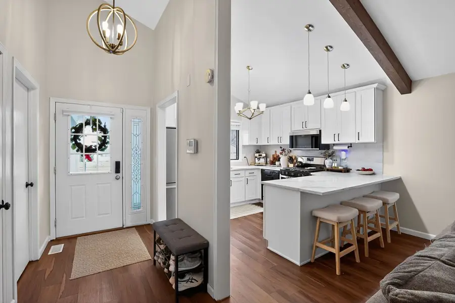 154 Abbeywood Circle, Streamwood, IL 60107 - Image #2