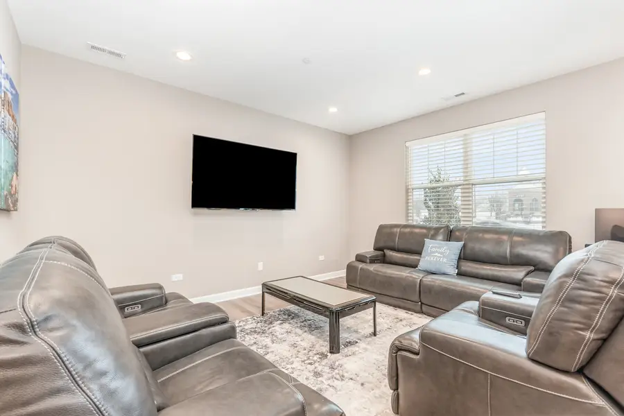 253 Masters Drive, Addison, IL 60101 - Image #2