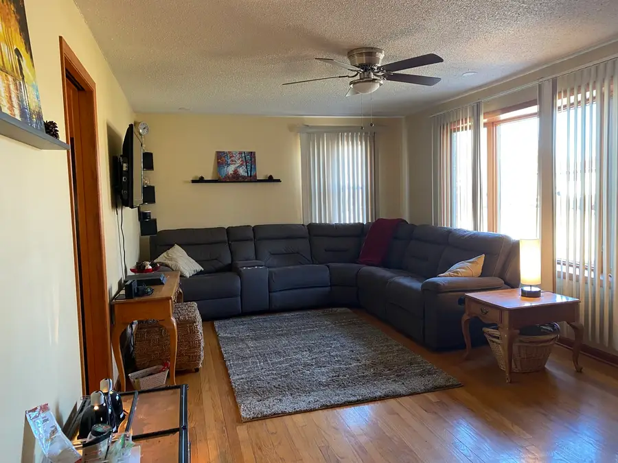 9820 Menard Avenue, Oak Lawn, IL 60453 - Image #2