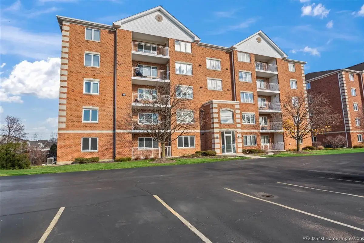 5520 W 115th Street #101, Oak Lawn, IL 60453 - Image #1